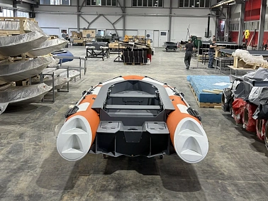 Моторная лодка РИБ Gelium 4300 (высокий борт, пластиковый конус)