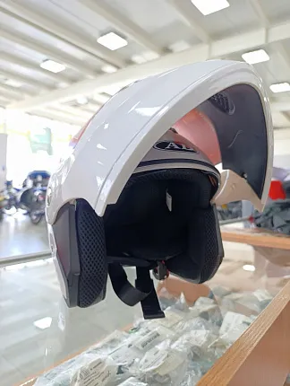 Шлем модуляр HETOSHI X-202 (светополоса,USB-кабель,встр.батарея) цв. Белый р.S  
