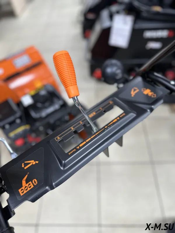 Снегоуборщик бензиновый PROMAX 8556F