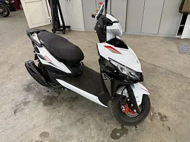 Скутер X-MOTORS CITY PRO Белый/Черный